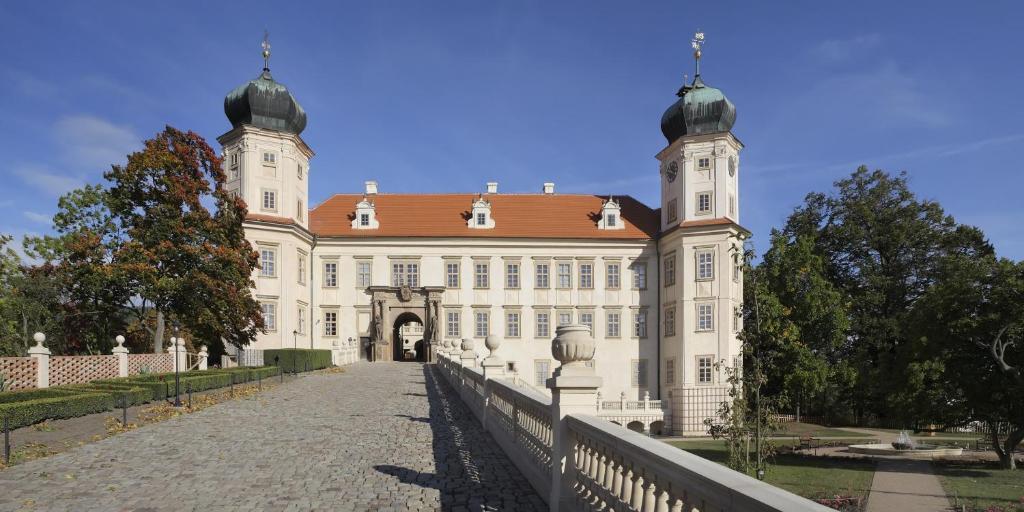 Esmarin Wellness Hotel Mníšek pod Brdy Zewnętrze zdjęcie